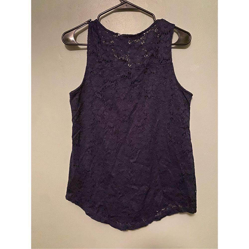 Ellen Tracy Co Women’s Tank Top Blouse Navy Lace Sleeveless Gold Button M - Picture 6 of 6